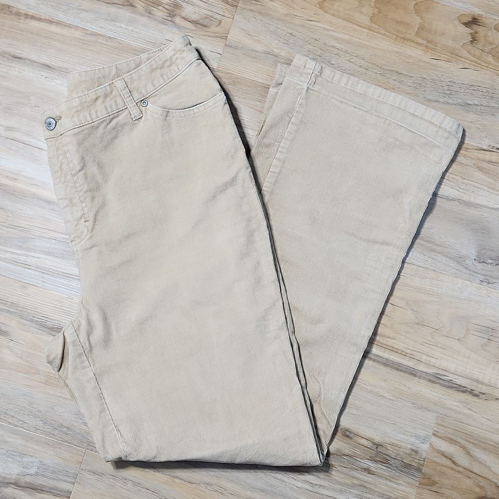 🔹️St. John's Bay Tan Bootcut Corduroy Jeans Suze 16/33